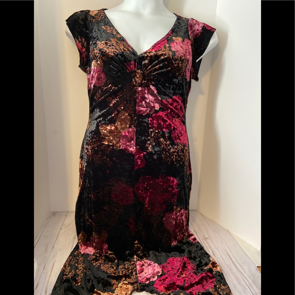 Vintage Rampage form fitting velvet dress